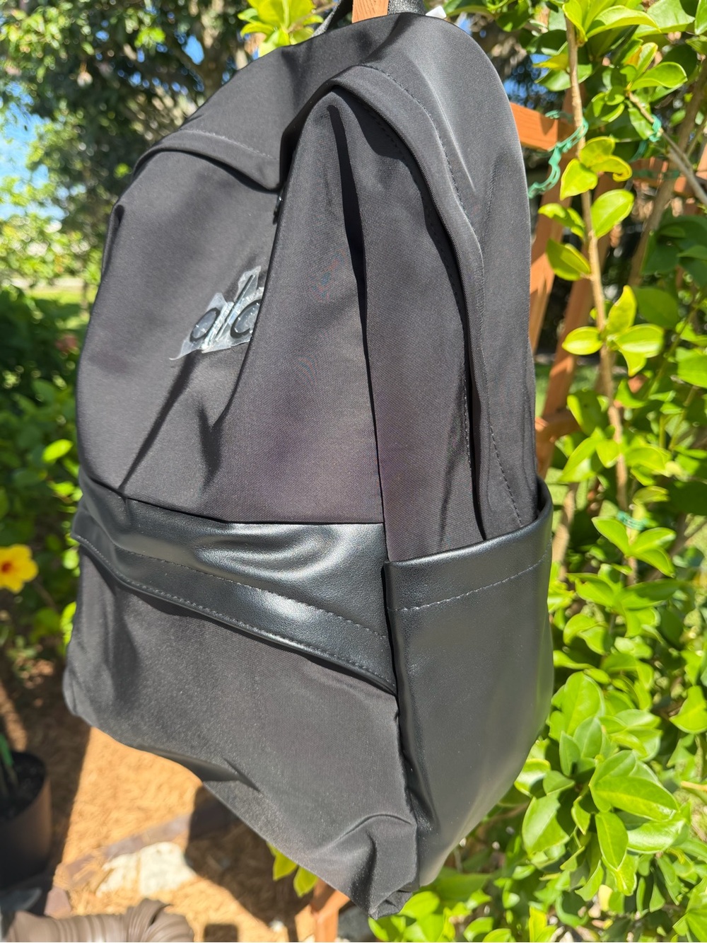 ALO Yoga Black Everyday Backpack with Front Zip Pocket - Picture 5 of 15